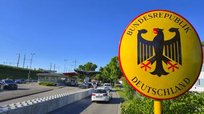 German - Swiss Border in Weil am Rhein, Germany-stock-foto
