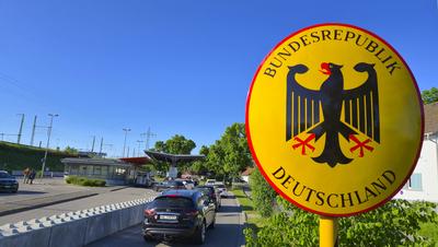 German - Swiss Border in Weil am Rhein, Germany-stock-foto