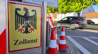 German - Swiss Border in Weil am Rhein, Germany-stock-foto