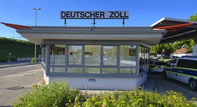 German - Swiss Border in Weil am Rhein, Germany-stock-foto