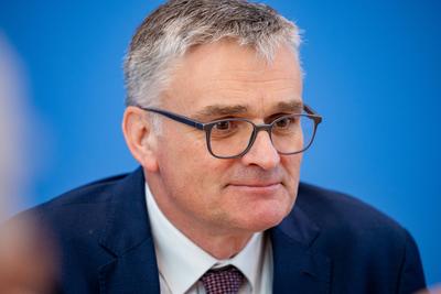 Regierungspressekonferenz mit Stefan Kornelius-stock-foto