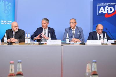 Berlin, Deutschland, 12.05.2025: Haus der Bundespressekonferenz: Pressekonferenz: AfD-Fraktion im Th?ringer Landtag, Ver-stock-foto
