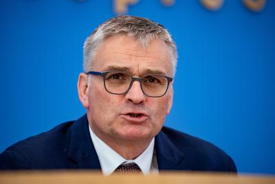 Regierungspressekonferenz mit Stefan Kornelius-stock-foto