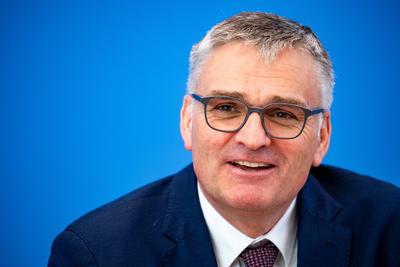 Regierungspressekonferenz mit Stefan Kornelius-stock-foto
