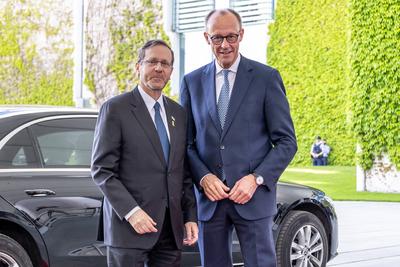 BK Merz begruesst Israels Praesident-stock-foto