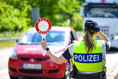 Grenzkontrollen Bundespolizei - Grenze zu Frankreich-stock-photo