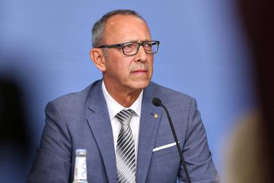 Berlin, Deutschland, 12.05.2025: Haus der Bundespressekonferenz: Pressekonferenz: AfD-Fraktion im Th?ringer Landtag, Ver-stock-foto