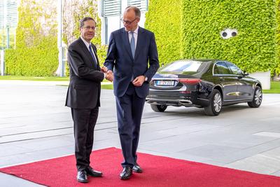 BK Merz begruesst Israels Praesident-stock-foto