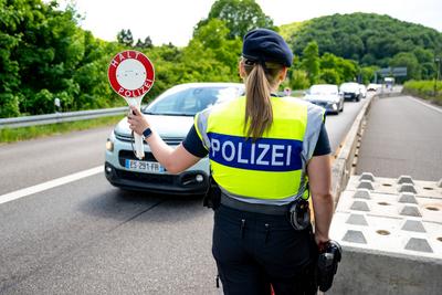 Grenzkontrollen Bundespolizei - Grenze zu Frankreich-stock-photo