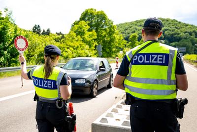 Grenzkontrollen Bundespolizei - Grenze zu Frankreich-stock-photo