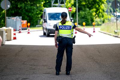 Grenzkontrollen Bundespolizei - Grenze zu Frankreich-stock-photo