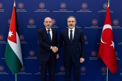 Turkish Foreign Minister Hakan Fidan meets with Ayman Safadi, Deputy Prime Minister and Minister of Foreign Affairs and Expatriates-stock-foto