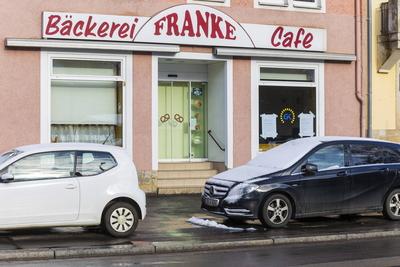 Reichsbürgerbank Wer Bank- und Geldanlagegeschäfte betreiben will, muss sich an einen engen Gesetzesrahmen halten, kontr-stock-photo