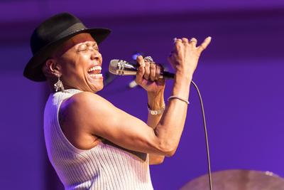 19/ Konzert: Dee Dee Bridgewater, US-amerikanische Saengerin und Schauspielerin Dee Dee Bridgewater (buergerlich: Denise-stock-photo