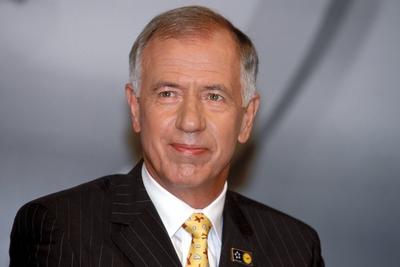 Bildnummer: 50084656  Datum: 25.04.2002  Copyright: imago/HoffmannJ?rgen Weber (GER/Vorstandsvorsitzender Deutsche Lufthansa) auf der Bilanzpressekonferenz, Personen , optimistisch; 2002, Frankfurt, Manager , Unternehmer , Vorstand , Unternehmensf?hrung , Fluggesellschaft, Fluggesellschaften, Flugunternehmer, PK, Pressekonferenz, Vorsitzender; , quer, Kbdia, Pressetermin, Portr?t, Transport & Logistik, Wirtschaft, Deutschland, Randbild, People, Hessen-stock-foto