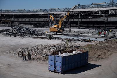 Abrissarbeiten der Vallourec-Produktionshallen-stock-foto
