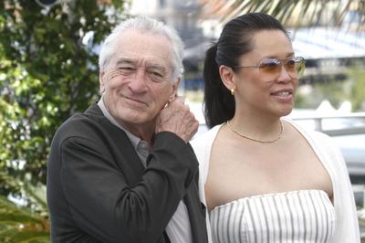 Robert De Niro mit Freundin Tiffany Chen-stock-photo
