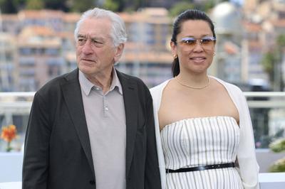 Robert De Niro mit Freundin Tiffany Chen-stock-photo