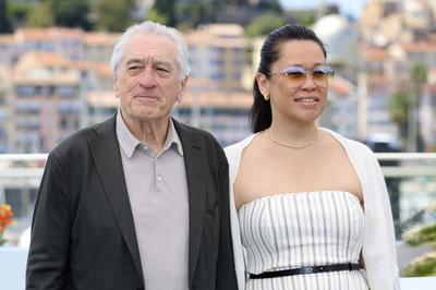 Robert De Niro mit Freundin Tiffany Chen-stock-photo