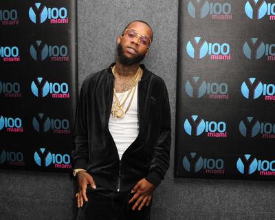 **FILE PHOTO** Tory Lanez Guilty In Shooting Of Megan Thee Stallion. FORT LAUDERDALE, FL - SEPTEMBER 16: Tory Lanez vis-stock-foto