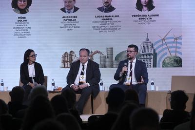 Panel on tropical solutions to accelerate circularity at the World Circular Economy Forum (WCEF) in Sao Paulo-stock-foto