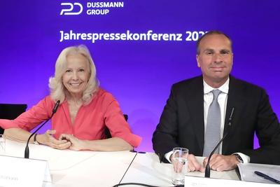 14.05.2025, Catherine von F?rstenberg-Dussmann, Vorsitzende des Stiftungsrat der Dussmann Group, und Wolf-Dieter Adlhoch-stock-photo
