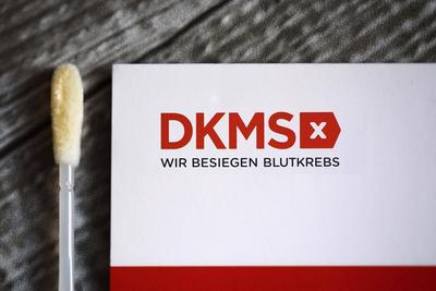 Die DKMS gemeinnützige GmbH (ehemals Deutsche Knochenmarkspenderdatei) ist eine gemeinnützige Organisation mit Sitz in T-stock-foto