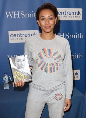 Melanie Brown Book Signing Milton Keynes-stock-foto