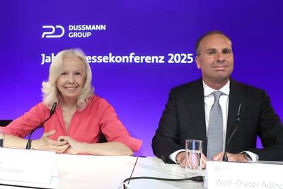 14.05.2025, Catherine von F?rstenberg-Dussmann, Vorsitzende des Stiftungsrat der Dussmann Group, und Wolf-Dieter Adlhoch-stock-photo
