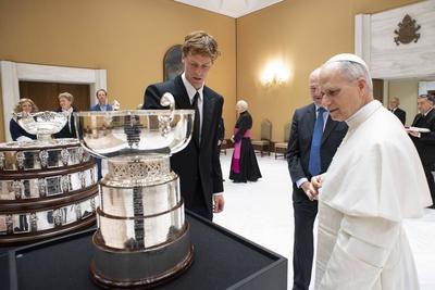 ITALY - POPE LEO XIV RECEIVES IN PRIVATE AUDIENCE HEARING JANNIK SINNER  IN  VATICAN - 2025/5/14-stock-foto
