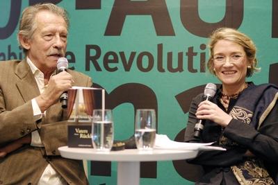 Franziska Augstein mit Alfred Neven DuMont 10 11 thg Franziska Augstein und Alfred Neven DuMont am 1-stock-photo