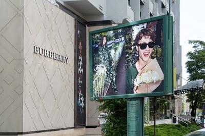 Burberry luxury brand store in Bucharest, Romania Bucharest, Romania. May 25, 2024. the windows of Burberry luxury brand-stock-foto