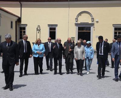Algerian President, Abdelmadjid Tebboune, and Slovenian President, Nata?a Berce Musar, visit a horse breeding facility-stock-foto