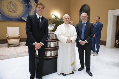 ITALY - POPE LEO XIV RECEIVES IN PRIVATE AUDIENCE HEARING JANNIK SINNER  IN  VATICAN - 2025/5/14-stock-foto
