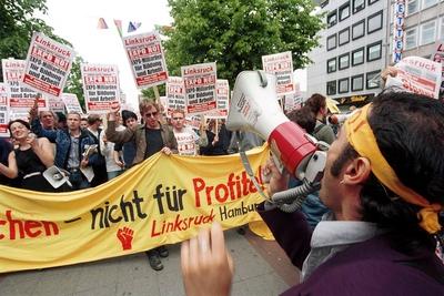 Demonstranten anl?sslich der Protestaktionen gegen die Expo-2000 in Hannover-stock-foto