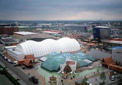 Bildnummer: 50434751  Datum: 12.06.2000  Copyright: imago/Sven SimonPavillongel?nde West mit den Pavillons von Japan und Thailand auf der EXPO 2000 in Hannover, Landschaft; 2000, Hannover, Weltausstellung, Ausstellung, Ausstellungen, Messe, Messen, Pavillon, Pavillons; , quer, Kbdia, Totale, Vogelperspektive, Perspektive, Veranstaltungsorte, Deutschland,  , / Geb?ude, au?en, Au?enansicht-stock-foto