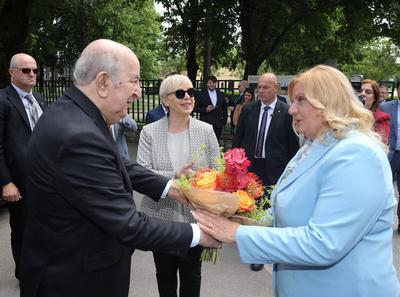 Algerian President, Abdelmadjid Tebboune, and Slovenian President, Nata?a Berce Musar, visit a horse breeding facility-stock-foto