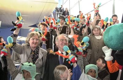 Hannover EXPO 2000 Bundespr?sident Johannes Rau macht seinen Antrittsbesuch in Niedersachsen Birg-stock-foto