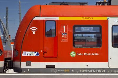 S-Bahn Rhein-Main RMV_03.tif-stock-foto