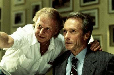 Wolfgang Petersen, Clint Eastwood bei Dreharbeiten zu IN THE LINE OF FIRE, USA 1993 0 UnitedArchives01360521-stock-foto