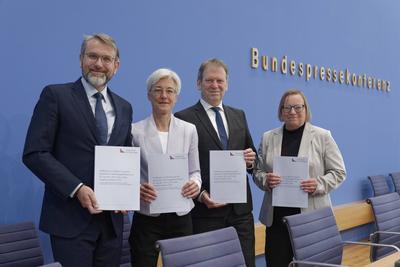Pr?fbericht CO2-Emissionen 2024-stock-foto