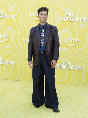 Premi?re de la s?rie 'Overcompensating' d'Amazon prime ? Hollywood-stock-foto