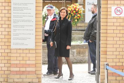 Beerdigung von Margot Friedl?nder-stock-foto