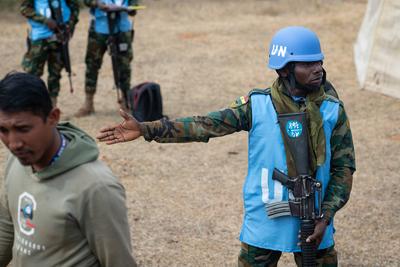 RECORD DATE NOT STATED  Soldiers with the Ghana Army simulate escorting civilian role-players for the Cordon and Search-stock-foto