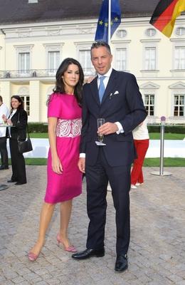 Sommerfest Bundespraesident Mariella Graefin und Patrick Graf von Faber-Castell beim Sommerfest des Bundespraesidenten i-stock-foto