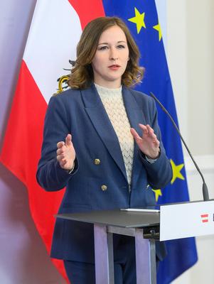 20250515 Kanzleramtsministerin bei einem Presspoint zu Schwerpunkten im Budget-stock-foto