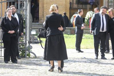 Beerdigung von Margot Friedl?nder-stock-foto