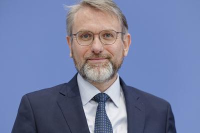Pr?fbericht CO2-Emissionen 2024-stock-foto