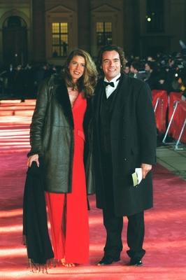 Bildnummer: 56931368  Datum: 04.02.2003  Copyright: imago/teutopressThomas Ohrner mit Ehefrau Marion 02/03 urb Mann TV Fernsehen Schauspieler Schauspiel Serie Moderator Moderation seri?s festlich Smoking Fliege Mantel stehend drau?en ganz hoch l?chelnd umarmend roter Teppich Fototermin Verleihung Die Goldene Kamera am 04.02.2003 im Konzerthaus am Gendarmenmarkt in Berlin People x0x xkg 2003 hoch  56931368 Date 04 02 2003 Copyright Imago  Thomas Ohrner with Wife Marion 02 03 URB Man TV Television Actor Acting Series presenter Moderation seriously festive Smoking Fly Coat standing outside whole vertical smiling embracing Red Carpet Photo call award Ceremony the Golden Camera at 04 02 2003 in Konzerthaus at Gendarmenmarkt in Berlin Celebrities x0x xkg 2003 vertical-stock-foto