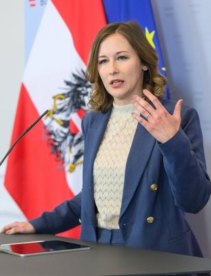 20250515 Kanzleramtsministerin bei einem Presspoint zu Schwerpunkten im Budget-stock-foto